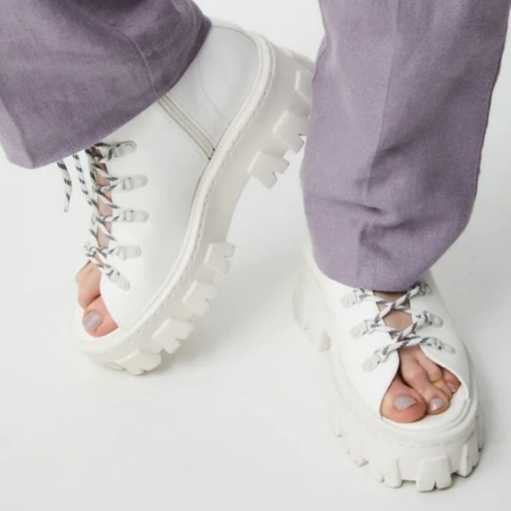 Moussy Open Toe Chunky Boots White Lace Up Ankle US 7 Combat‎ Style